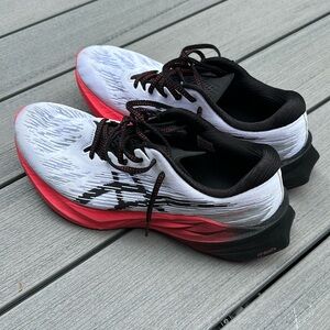 Men’s ASICS Novablast Running Shoes